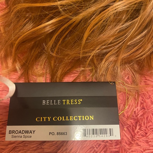 Wig - Picture 5 of 6